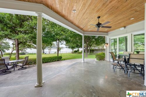 908 Cres Dr, Morgans Point TX 76513-6722 exterior