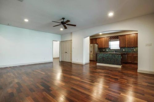 3237 University Dr, Fort Worth TX  76109-2239 exterior