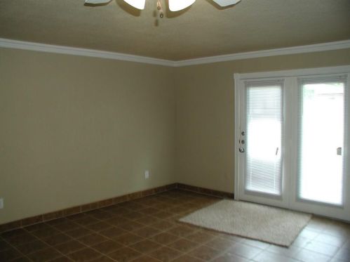 3920 Scruggs Dr, Fort Worth TX  76180-8868 exterior