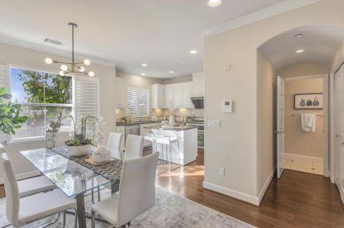 425 Magritte Way, Mountain View, CA 94041-1687
