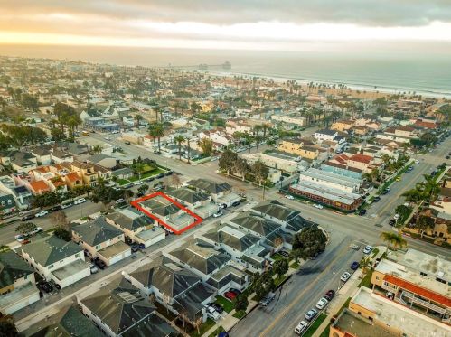 409 12th St, Huntington Beach, CA 92648-4551