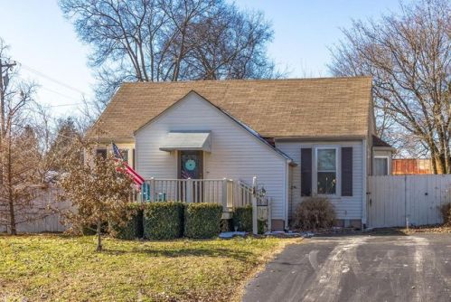 130 Cedar Ln, Pulaski, TN 38478-3418