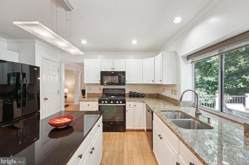 7 Stratford Garden Ct, Silver Spring MD exterior