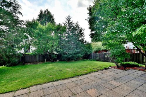 364 Messenger Cir, North Aurora IL  60542-1805 exterior