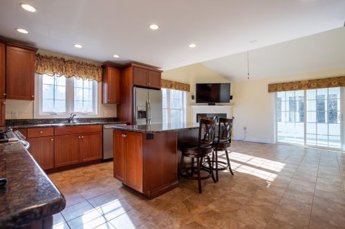 38 Autumn Ln, South Hampton, NH