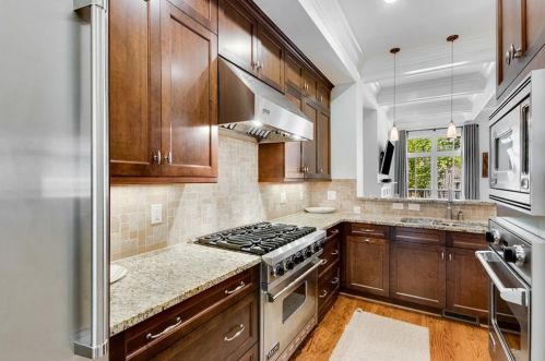 206 Montag Cir, Atlanta GA  30307-5504 exterior