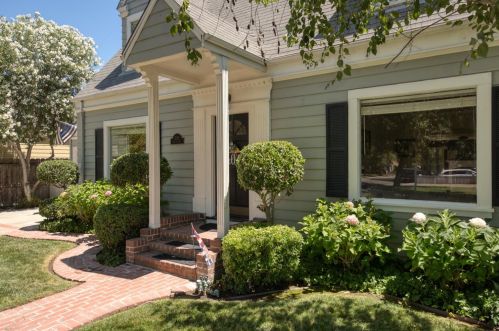 3136 Dwight Way, Stockton, CA 95204-1811