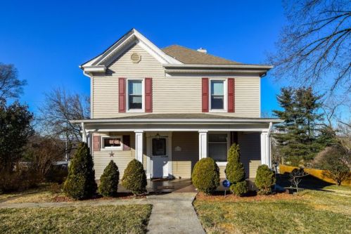 513 5th St, Vinton, VA 24179-3221