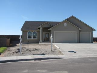 5014 Tamarisk Dr, Pasco, WA 99301-2538