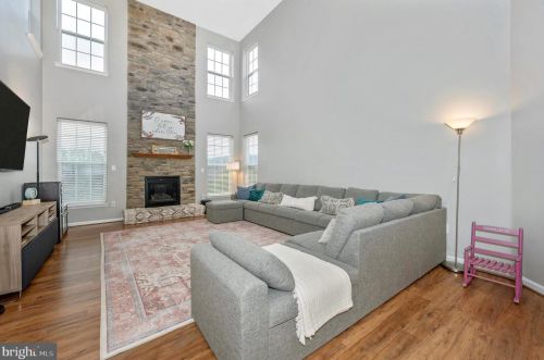 1008 Hunters Knl, Myersville MD  21773-8605 exterior
