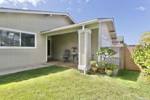 86181 Moelima Pl, Nanakuli, HI 96792-4402