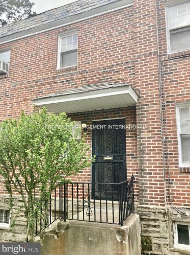 6477 Ardleigh St, Philadelphia PA  19119-3902 exterior