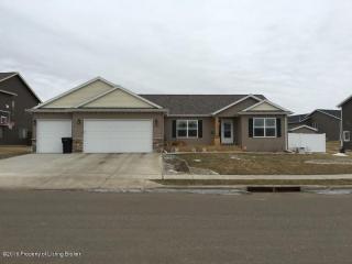 2770 Prairie Oak Dr, Dickinson, ND 58601-6737