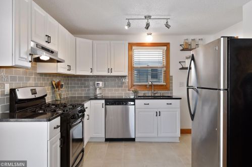 834 Algonquin Ave, Saint Paul MN  55119-3701 exterior