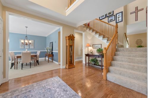 1249 Hancock St, Carol Stream, IL 60188-1391