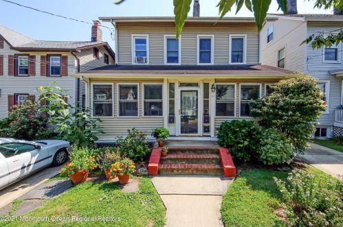 92 Wallace St, Tinton Falls NJ  07701-1811 exterior