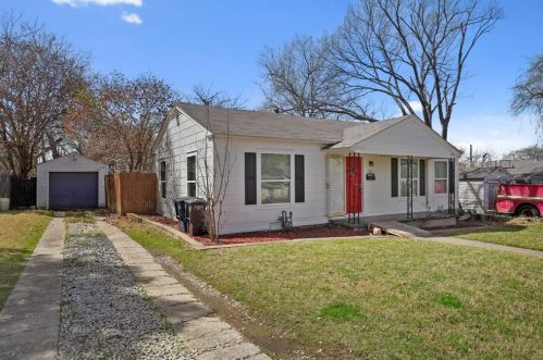 7425 Gaston Ave, Fort Worth, TX 76116-7826