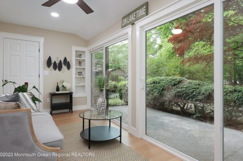 29 Manchester Ct, Tinton Falls NJ 07701-5490 exterior