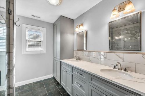106 Northview Dr, Middletown CT  06457-1901 exterior