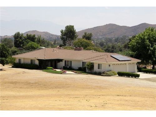 17525 Santa Rosa Mine Rd, Perris, CA 92570-7760