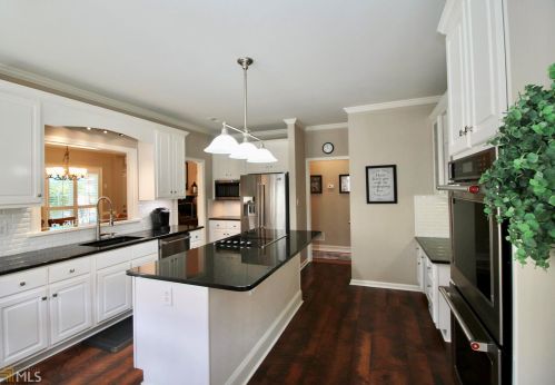 156 Wexford Ct, Stockbridge GA  30281-6306 exterior