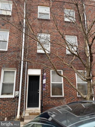 1131 Carpenter St, Philadelphia PA  19147-3705 exterior