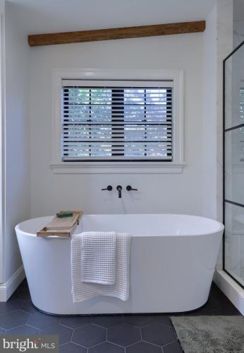 330 Mary St, Lancaster PA  17603-3328 exterior