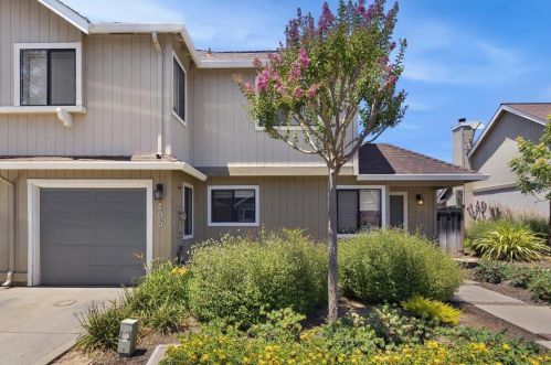 405 Creekside Ln, Morgan Hill, CA 95037-4614