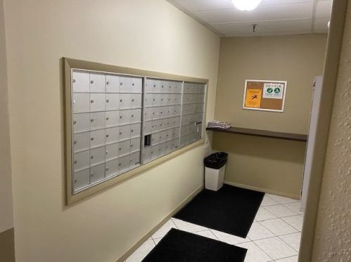 9701 Dee Rd, Niles IL 60714-5847 exterior