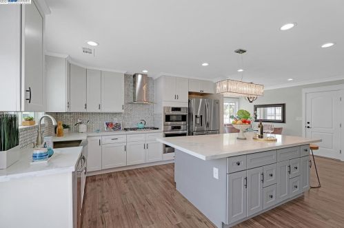 416 Easter Ave, Milpitas CA  95035-4203 exterior