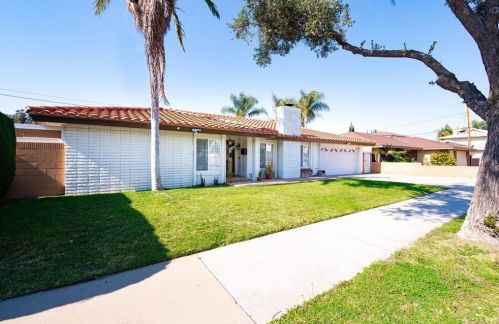10037 Brookshire Ave, Downey, CA 90240-4034