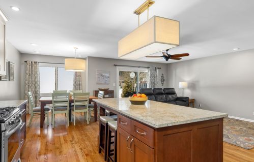 414 Bluebird Ln, Bannockburn IL  60015-3617 exterior