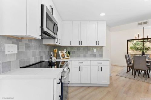 335 Whispering Brook Dr, Vista CA 92083-1956 exterior