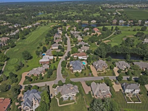 4 Loblolly Ct, Lemont IL  60439-7744 exterior