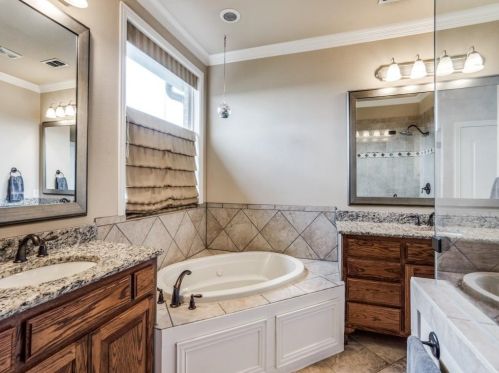 4233 Haskell Dr, Carrollton TX 75010-4280 exterior