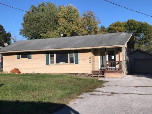 307 Person St, Adelphi, IA 50237-1077