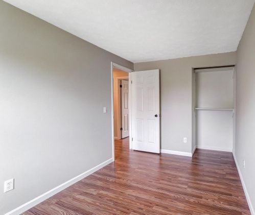 496 Bessinger Dr, Cincinnati OH 45240 exterior