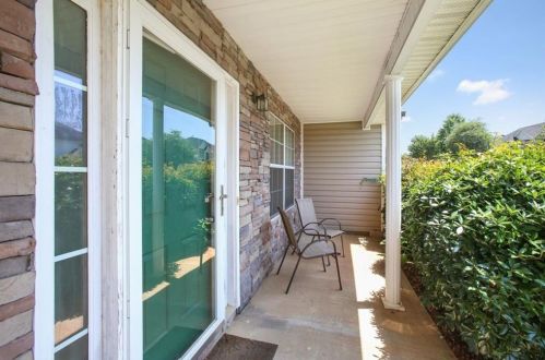 65 Middleton Dr, Porterdale, GA 30016-1936