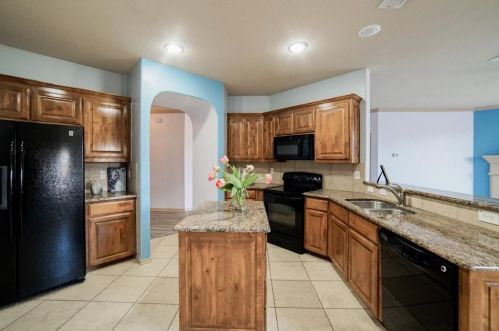 3208 Stonecrop Trl, Argyle TX  76226-2492 exterior