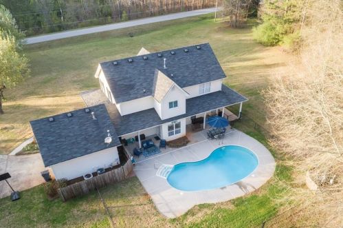 731 Alcova Dr, Social Circle, GA 30025-4330