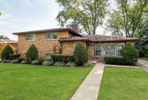 7921 Churchill St, Morton Grove, IL 60053-1812