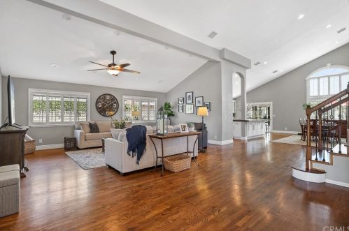 12102 Pine St, Los Alamitos, CA 90720-4124