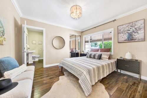 1755 Glenwood Rd, Glendale CA  91201-1543 exterior