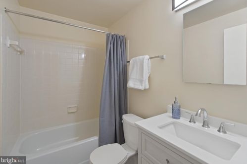 1653 Hugo Cir, Silver Spring MD  20906-5922 exterior