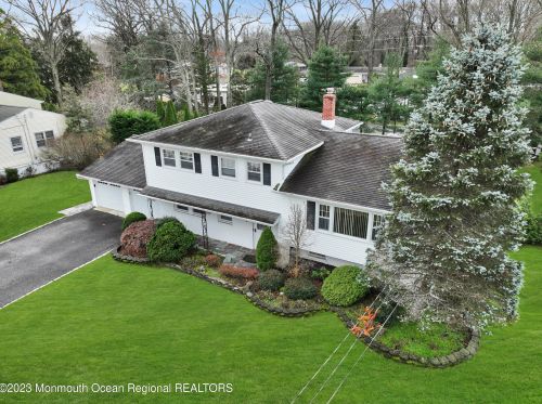 4 Judith Ct, Tinton Falls NJ  07712-4136 exterior