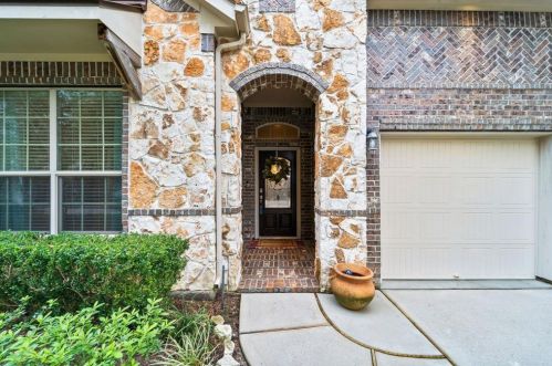 6 Logan Creek Ln, Conroe, TX 77304-1653