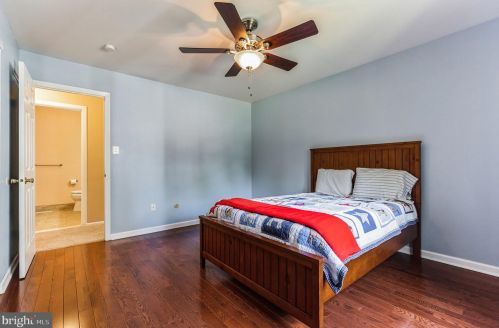 142 Hawthorne Ave, Tavistock NJ 08033-1401 exterior