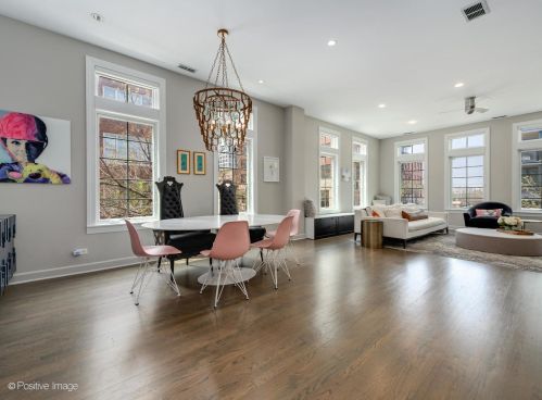 369 Superior St, Chicago, IL 60654-3515
