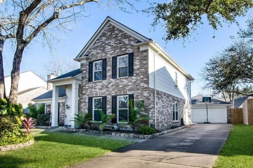 2819 Sea Ledge Dr, Taylor Lake Village, TX 77586-1554