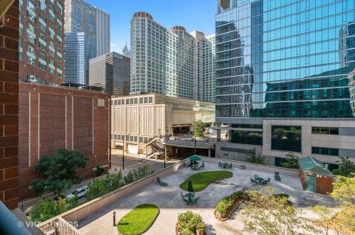 440 Mcclurg Ct, Chicago, IL 60611-4370